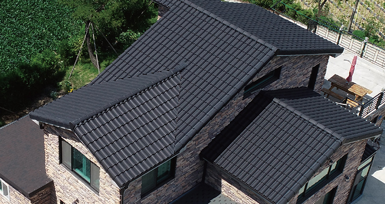 Las cubiertas ventiladas de teja reducen la dependencia energética en edificios, según Hispalyt