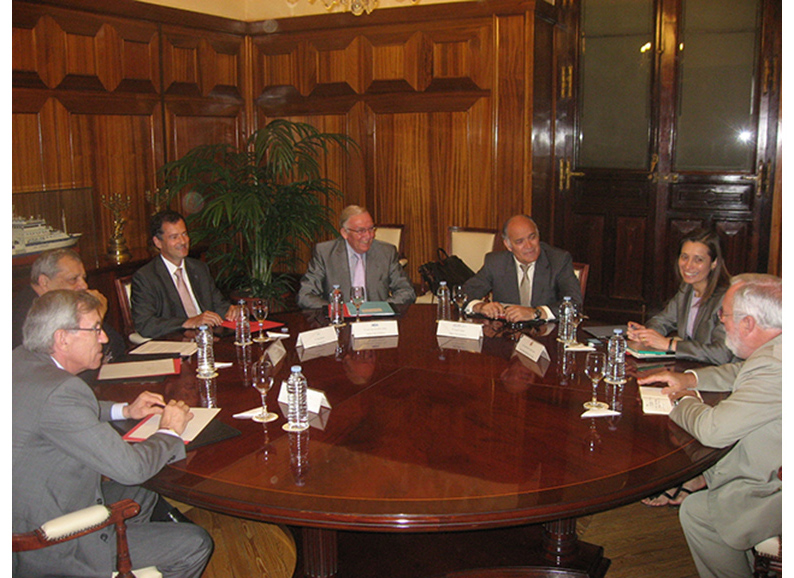 Reunión de los directivos de la Agrupación con el ministro Arias Cañete
