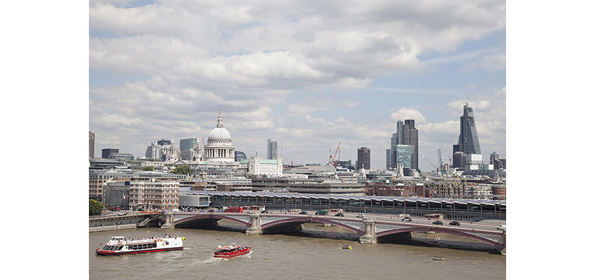 Puente en Londres, estación de Blackfriars