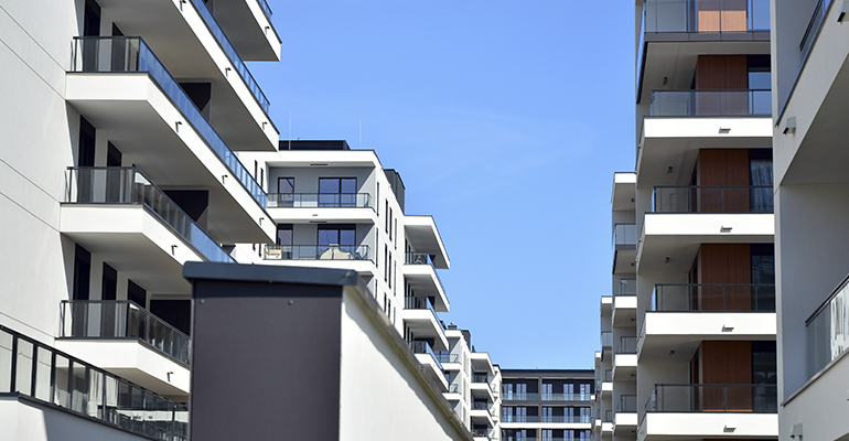 La compraventa de vivienda apunta a un cierre récord en 2025 pese a la caída interanual