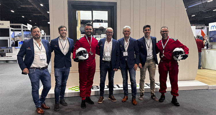 Deceuninck presenta su sistema industrializado de instalación de ventanas en Rebuild 2025
