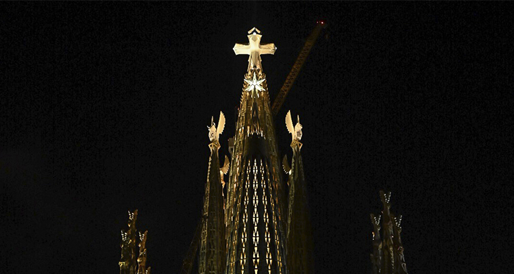 Iluminacion Sagrada Familia 2 - Infoconstruccion