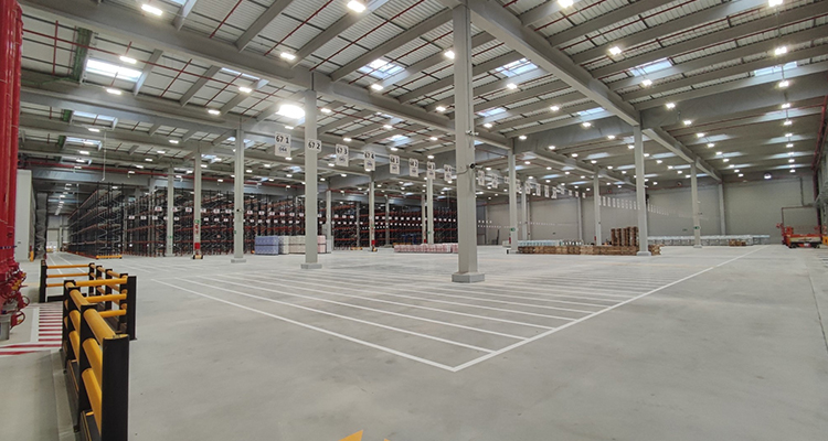 Iluminación inteligente y eficiencia energética en un centro logístico: B.E.G. implementa una solución integral junto a Iknx y Grupotec