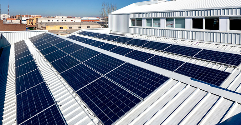 Maximizar la eficiencia energética con paneles sándwich