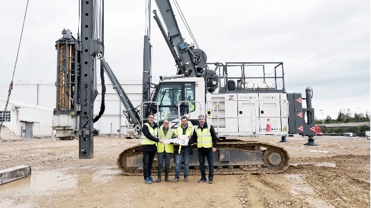 primera máquina hinca Liebherr