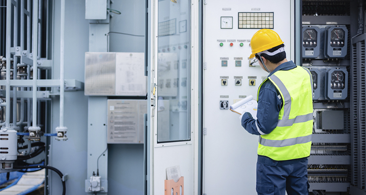 La industria pide consolidar las medidas energéticas para recortar el coste eléctrico