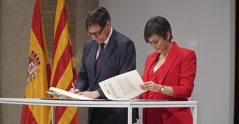 Gobierno y Generalitat acuerdan la gestión de 13.000 viviendas y 300 suelos de Sareb en Catalunya