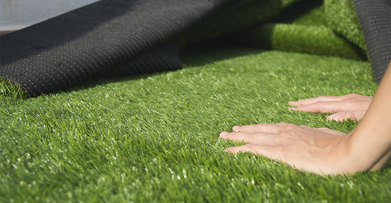 Como transformar jardines cesped artificial - Infoconstruccion