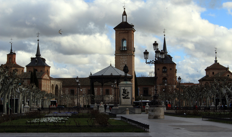 La Casa de los Grifos se encuentra en Alcalá de Henares