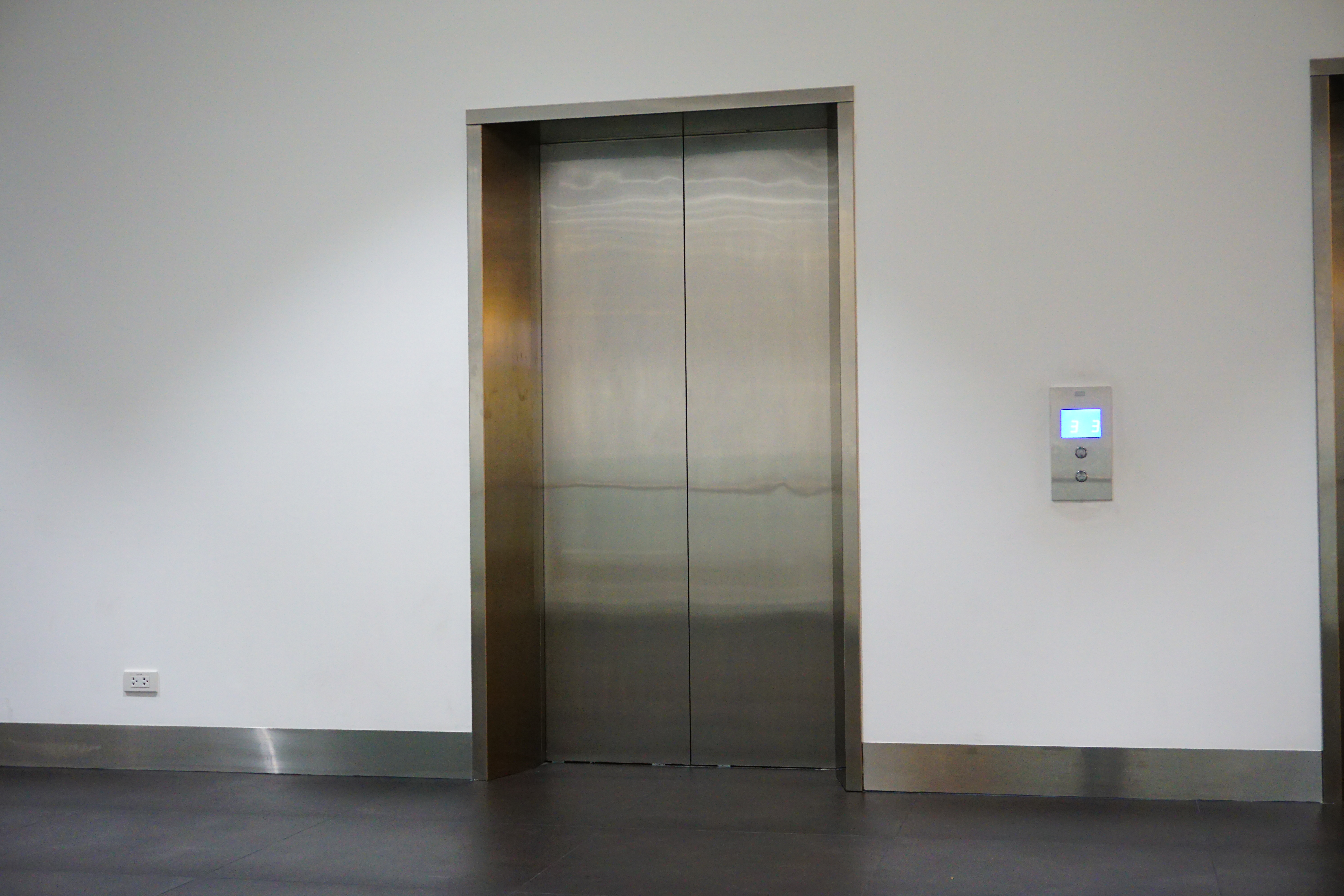 Kone elevadores refuerza su posición en Madrid con la adquisición de la empresa Ascensores R Casado 
