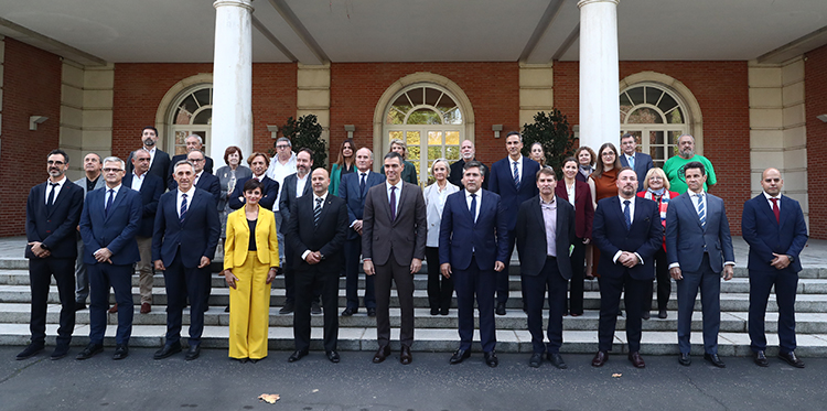 El presidente Pedro Sánchez se reúne con representantes del sector para ...